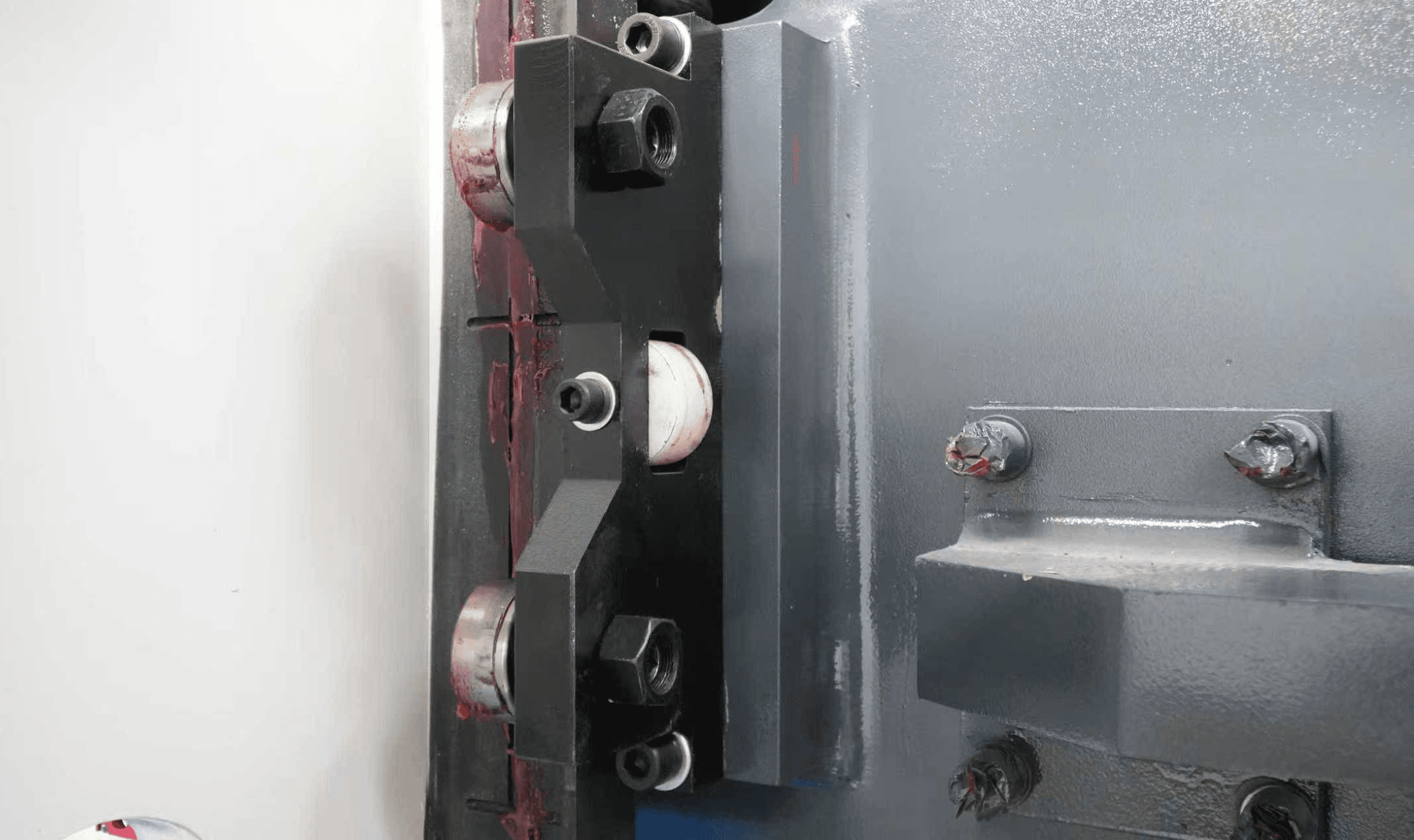 Press brake roller guide block system up to 200 tons
